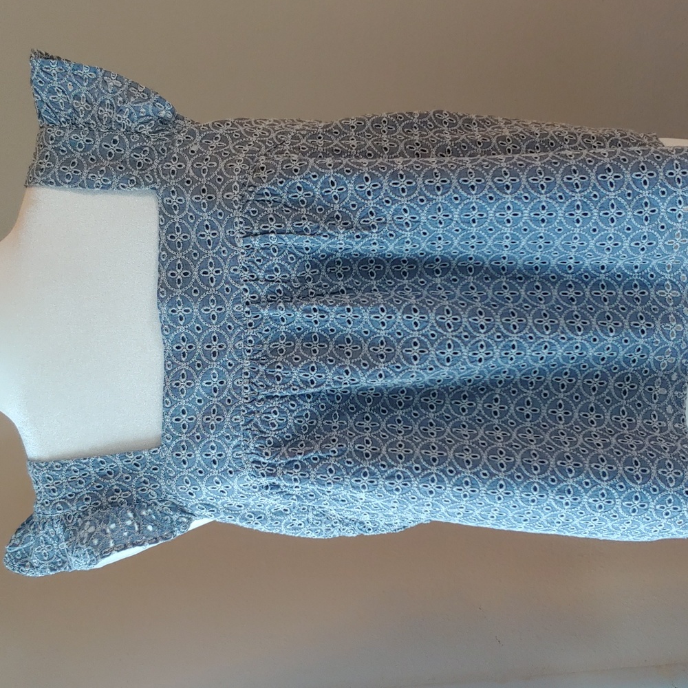 GAP Cotton Blue Chambray and Eyelet Sleeveless Top Size Women's Large